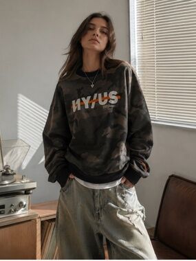 CHOCOOLATE Camouflage 'NY/US' Graphic Sweatshirt - Size L